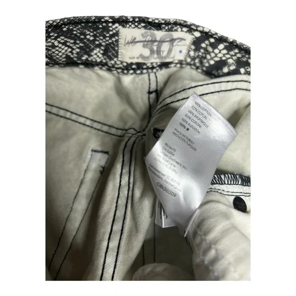 We The Free animal print cropped distressed denim pant sz 30 buttonfly j… - Picture 6 of 8